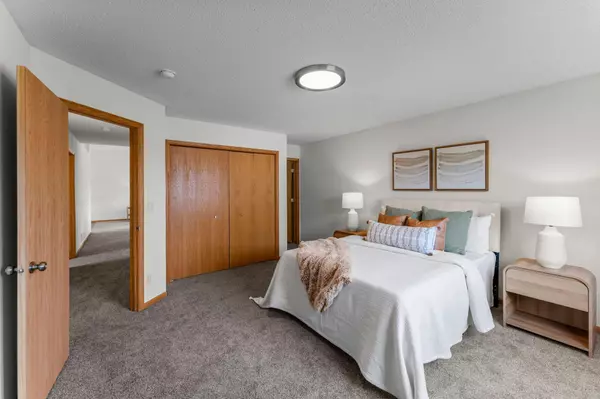 Isanti, MN 55040,1006 6th AVE SW