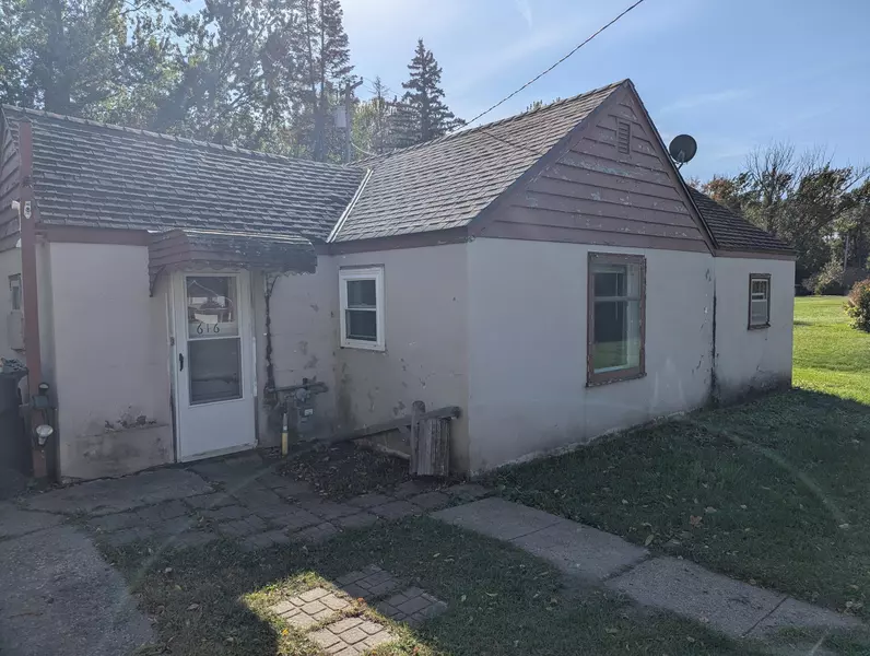 616 E Adolphus AVE, Fergus Falls, MN 56537