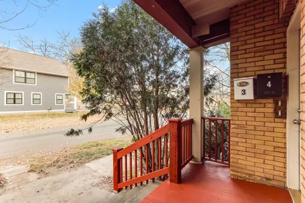 Minneapolis, MN 55411,2827 Bryant AVE N #4