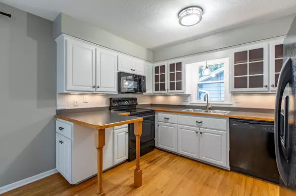 Rochester, MN 55901,2411 18 1/2 ST NW