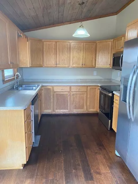 9233 140th ST, Borgholm Twp, MN 56353