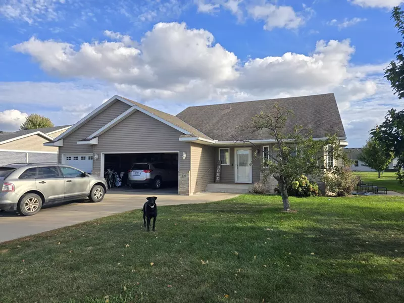 310 Jasmine LN, Saint Joseph, MN 56374