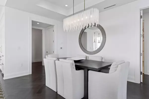 Minneapolis, MN 55415,1111 W River Pkwy #26C