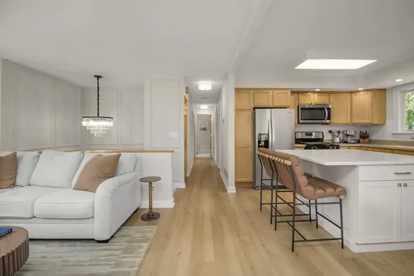 Eden Prairie, MN 55346,6400 Eden Prairie RD