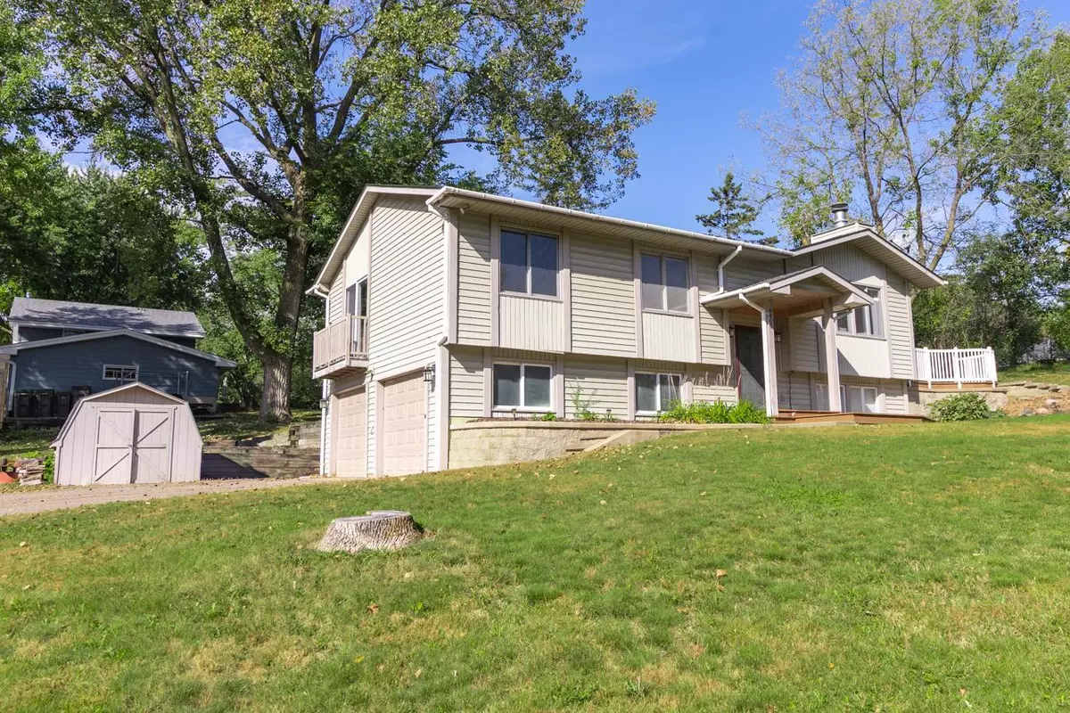 Eden Prairie, MN 55346,6400 Eden Prairie RD