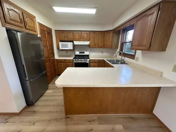 724 Hilltop DR, Taylors Falls, MN 55084