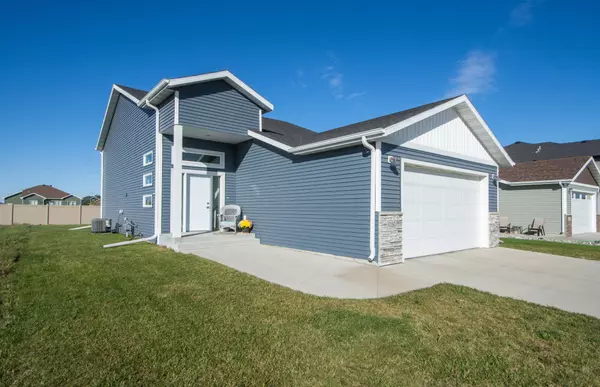 West Fargo, ND 58078,1050 Albert DR W