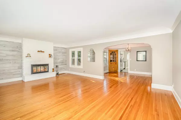 Robbinsdale, MN 55422,4233 York AVE N