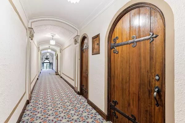 Minneapolis, MN 55408,3252 Fremont AVE S #203