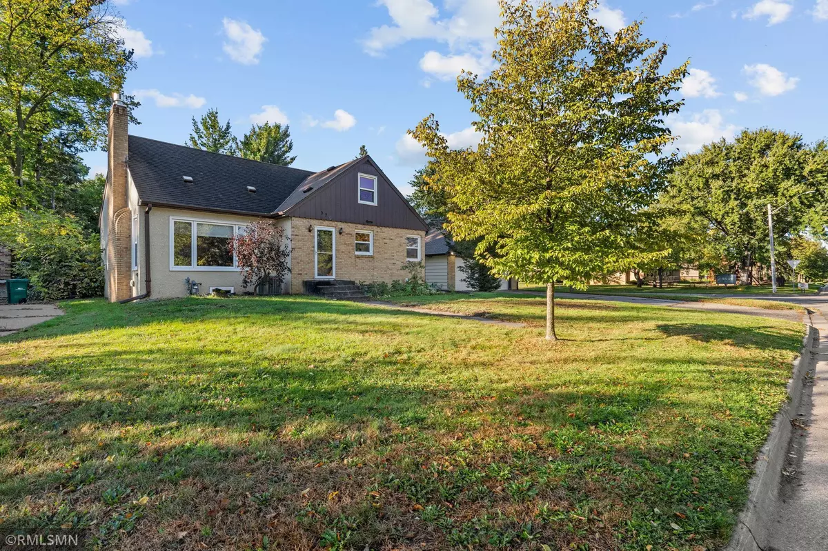 Roseville, MN 55113,970 Grandview AVE W