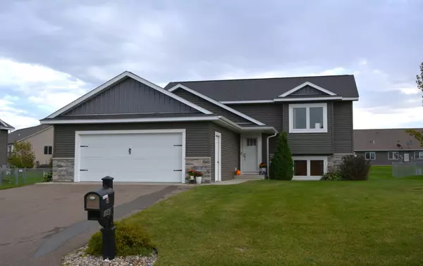 1642 Beaver WAY, New Richmond, WI 54017
