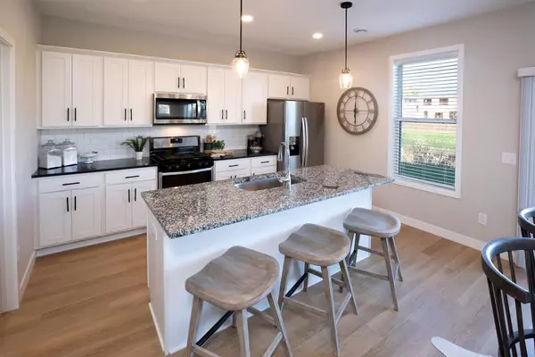 11451 51st CIR NE, Albertville, MN 55301