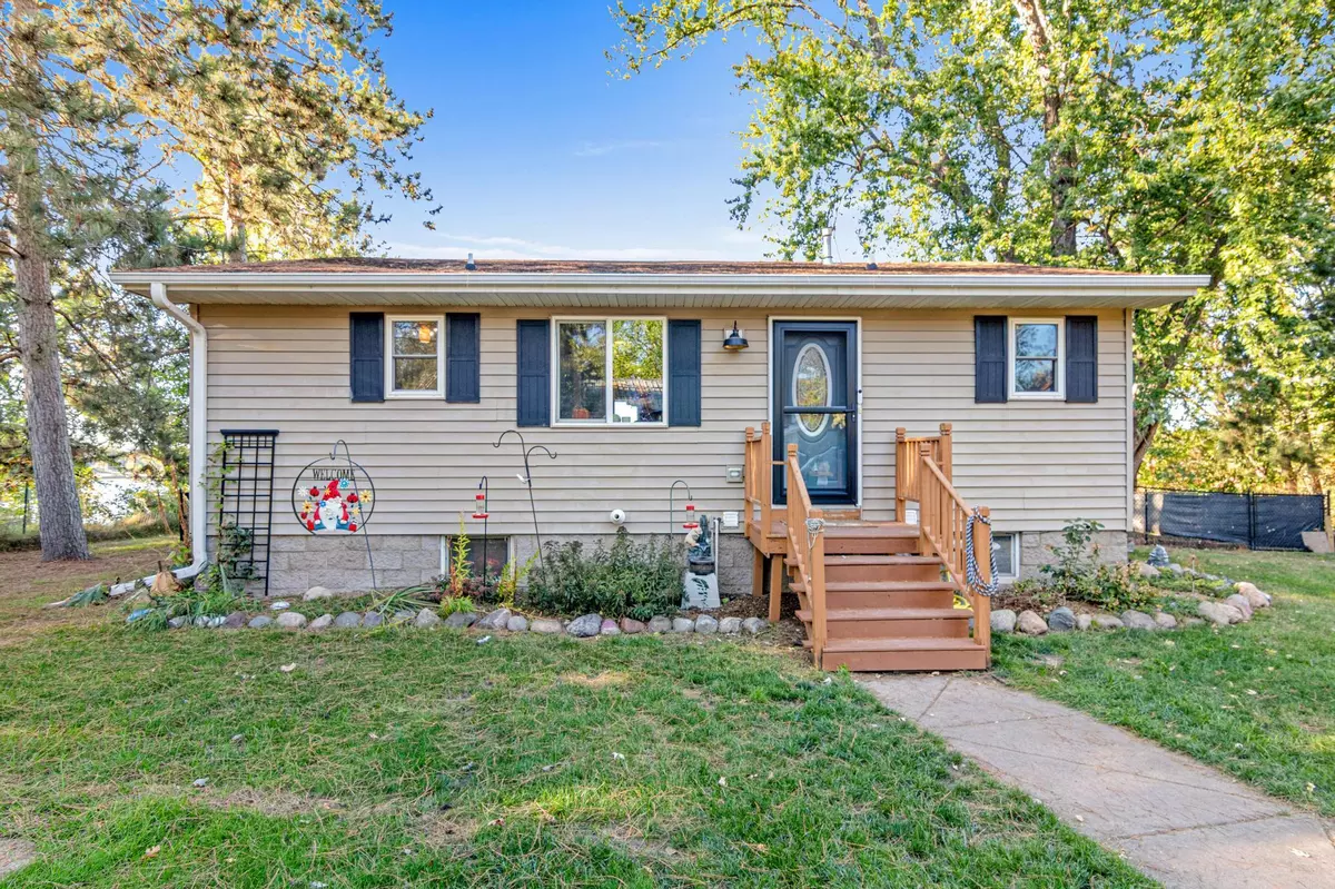 Isanti Twp, MN 55008,2325 317th AVE NE