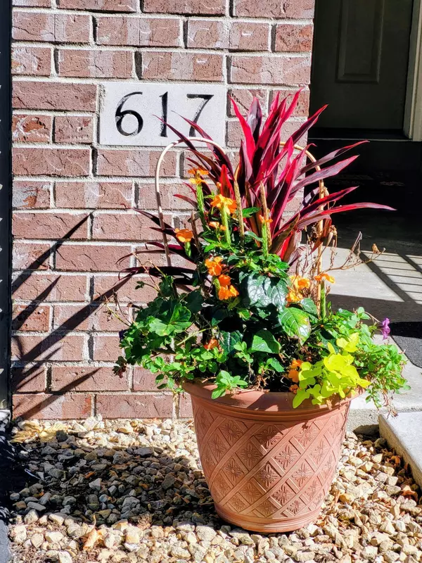 Eagan, MN 55121,617 Crane Creek LN