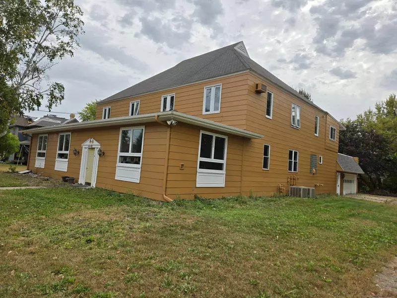 530 W Broadway ST, Monticello, MN 55362