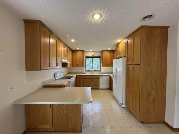 Paynesville, MN 56362,421 South ST