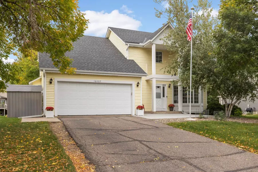 16407 Hutchinson DR, Lakeville, MN 55044