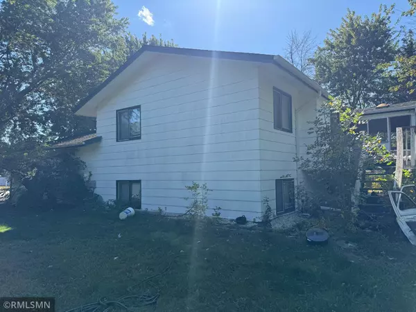 Brooklyn Park, MN 55445,8233 Hampshire CT N