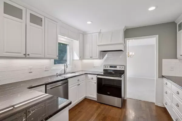 Minnetonka, MN 55345,16091 Highwood DR