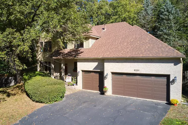 Eden Prairie, MN 55346,6221 Mallory LN