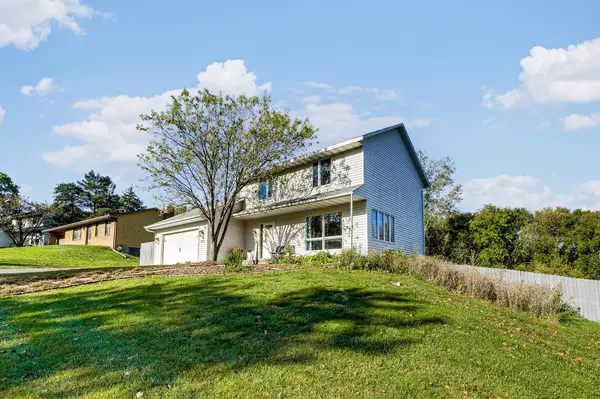 Apple Valley, MN 55124,15979 Harwell AVE