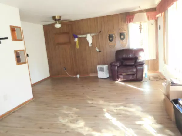 Elbow Lake, MN 56531,324 10th Ave SE