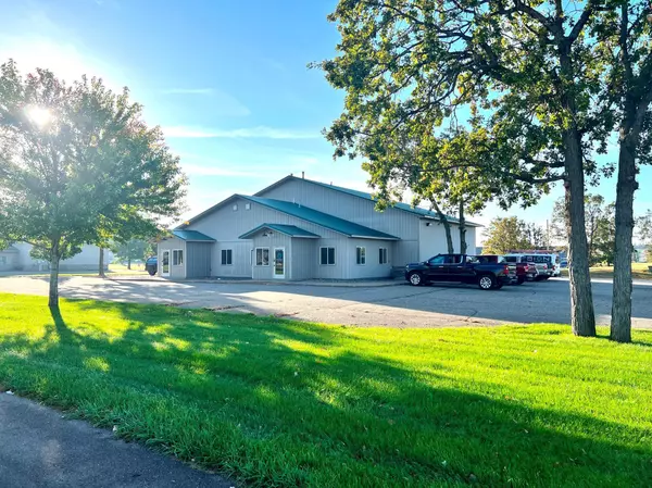 7953 College RD #Entire Building, Baxter, MN 56425