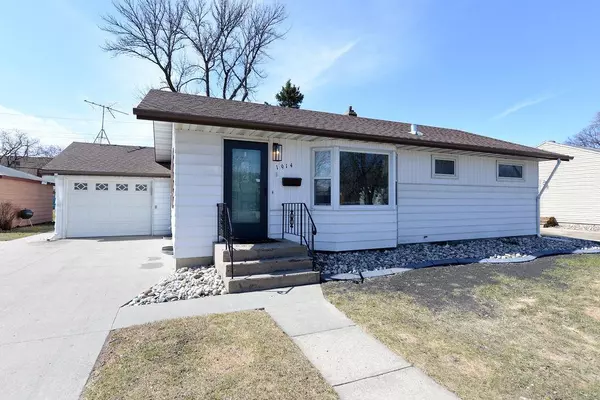 1914 9th ST N, Fargo, ND 58102