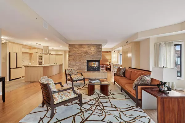 Minneapolis, MN 55403,1235 Yale PL #1706
