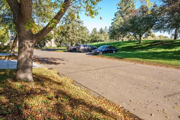Brooklyn Park, MN 55444,10005 Russell AVE N #3
