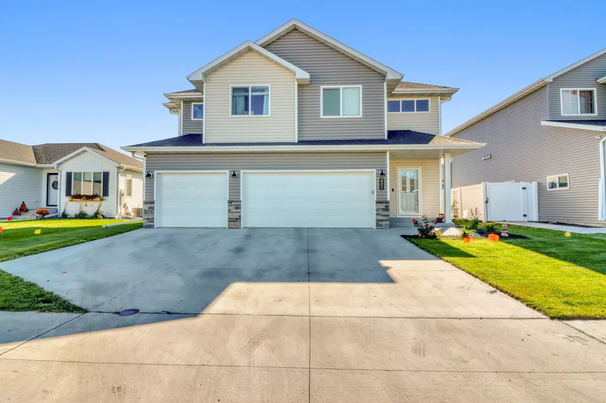 West Fargo, ND 58078,821 60th AVE W