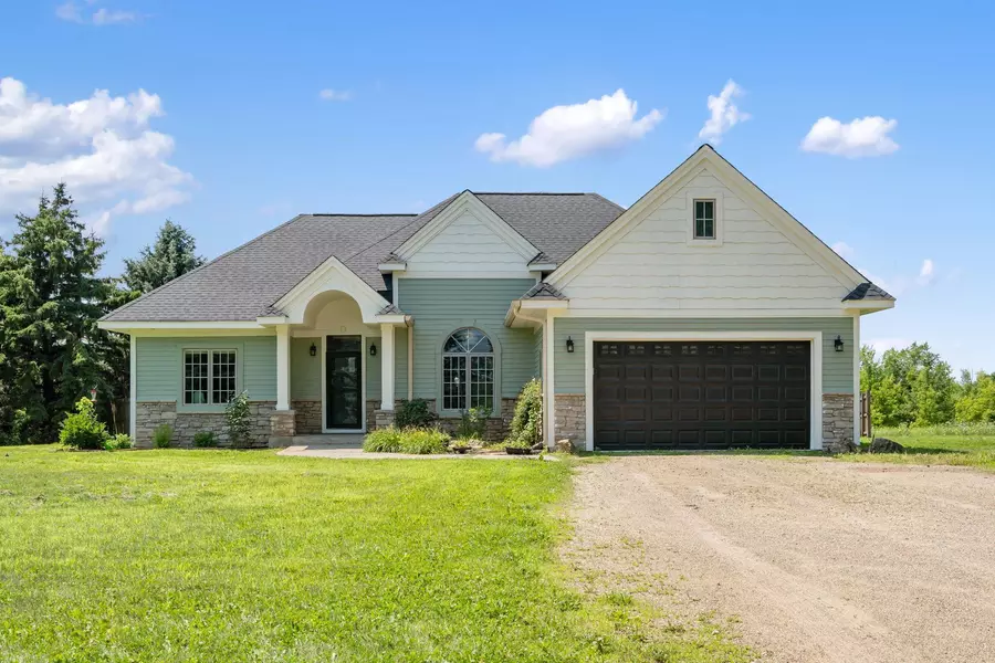 W11011 470th AVE, Prescott, WI 54021