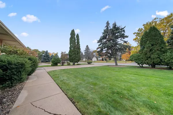 Falcon Heights, MN 55113,1756 Fry ST