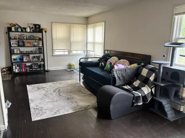 Fairmont, MN 56031,52/54 Cottage ST