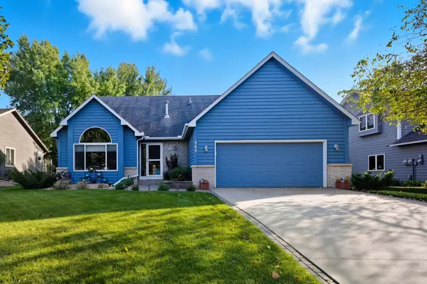 968 Coneflower CT, Eagan, MN 55123