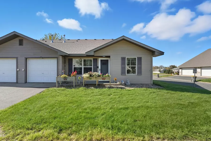 300 Cedar ST #15, Baldwin, WI 54002