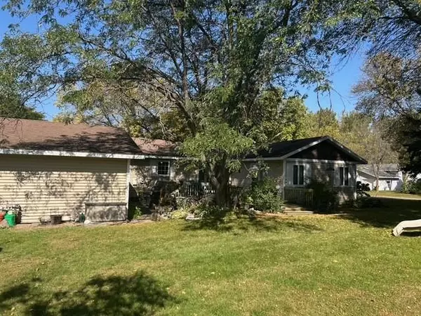 Willmar, MN 56201,1104 14th AVE SE