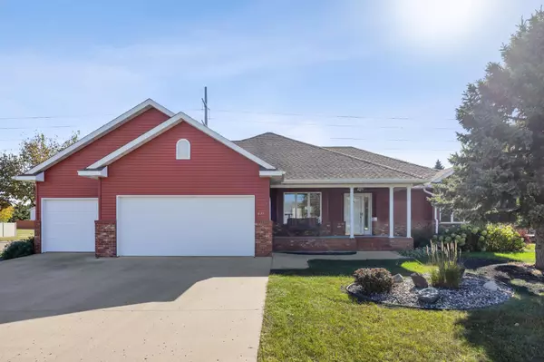 631 15th AVE E, West Fargo, ND 58078