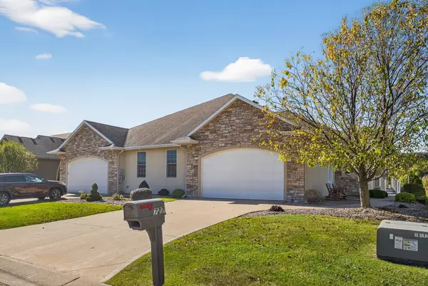 Lake City, MN 55041,727 Hidden Meadow LN