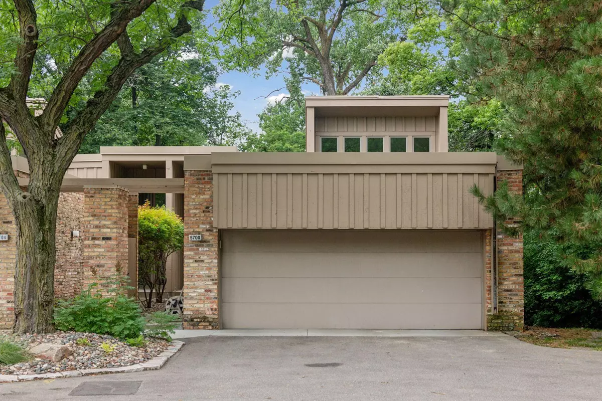 Edina, MN 55436,5700 Duncan LN