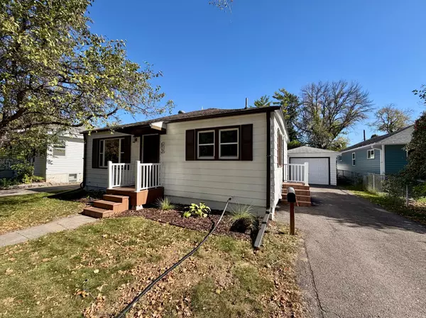 612 16th ST N, Moorhead, MN 56560
