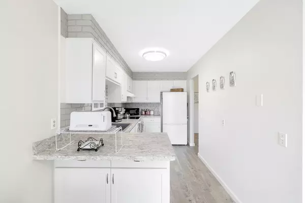 Burnsville, MN 55337,1023 E 145th ST