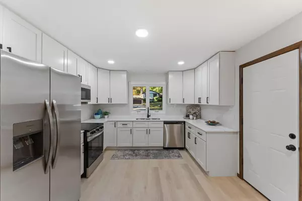 Eden Prairie, MN 55346,12754 Gordon DR