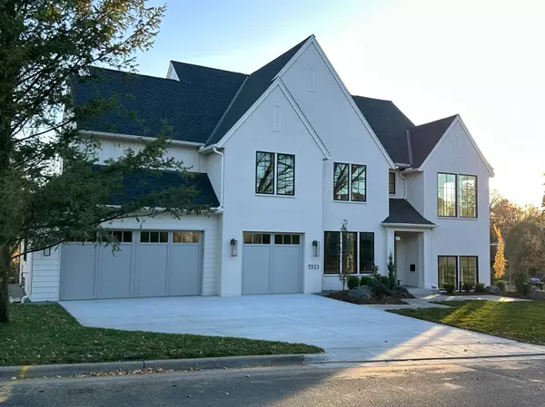 Edina, MN 55424,5523 Park PL