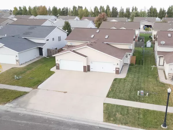 Fargo, ND 58104,4271 39 1/2 AVE S