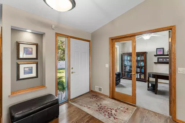 Prior Lake, MN 55372,14958 Summit CIR NW