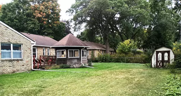Roseville, MN 55113,1629 Ridgewood LN S