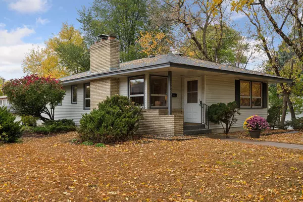 Robbinsdale, MN 55422,3957 Lake Curve DR N