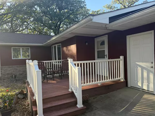 Ellendale, MN 56026,5424 Thompson DR