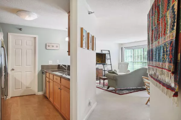 Minnetonka, MN 55343,5998 Chasewood Pkwy #1